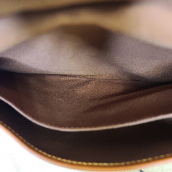 Louis Vuitton Saumur 30 Crossbody Shoulderbag GUC - Picture 10 of 15